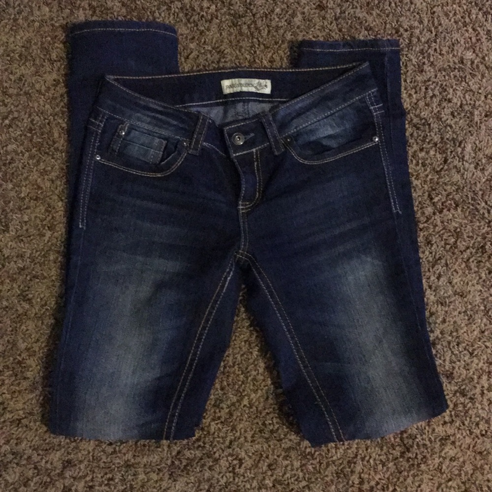 Dark blue wash skinny jeans Sz 7.